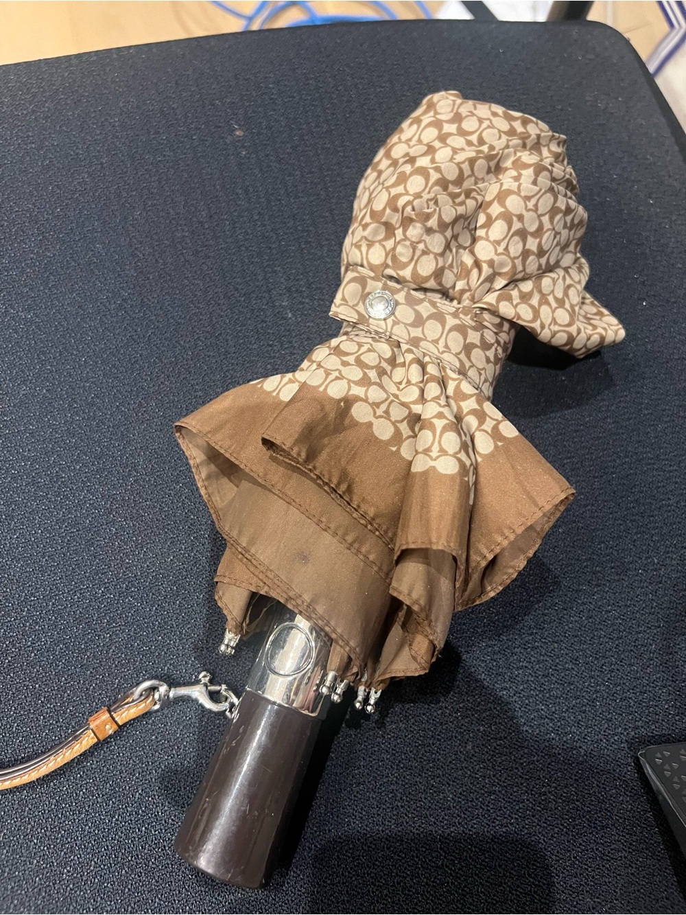 Coach Brown Signature Logo Compact Umbrella